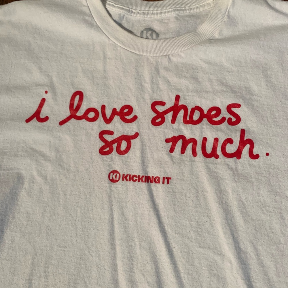 Men’s sneaker t shirt
